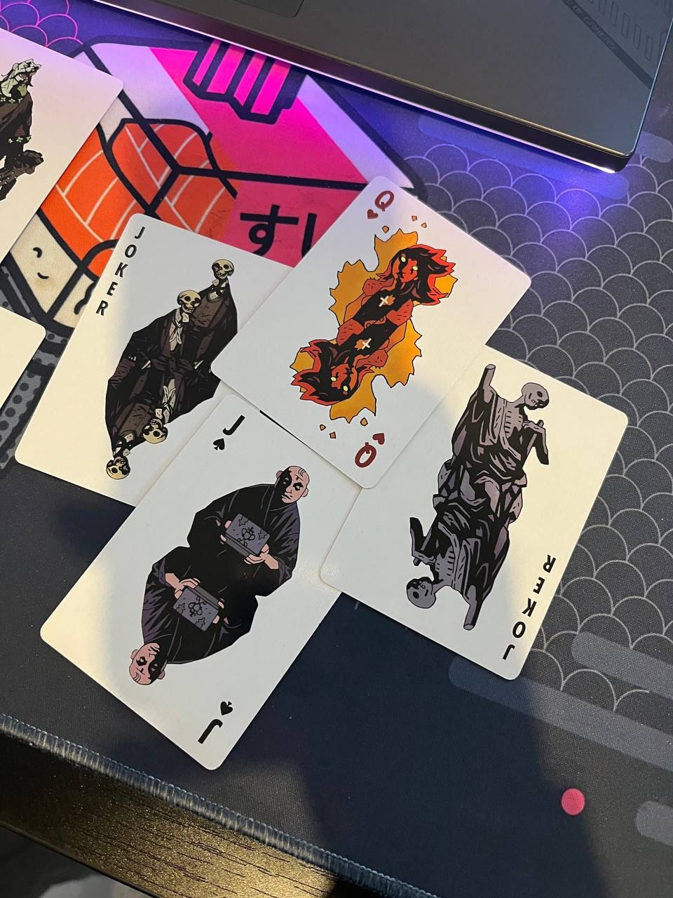 Mazo de cartas Hellboy - Imagen 8