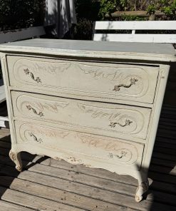 Cómoda 3 cajones estilo normando