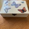 Caja de madera diseño mariposas
