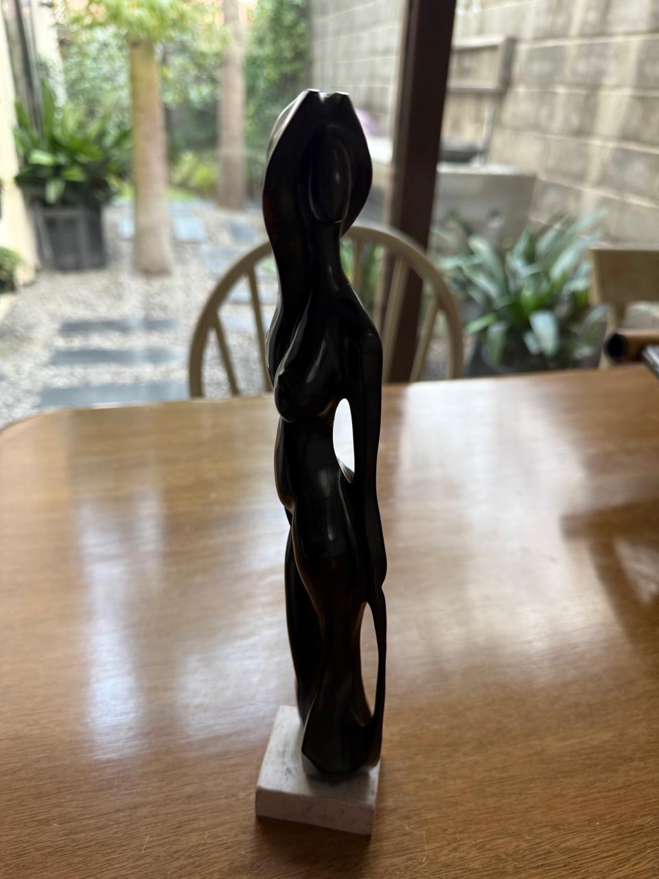 Escultura de Ébano con base mármol - Imagen 2