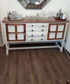 Buffet restaurado torneado Roble