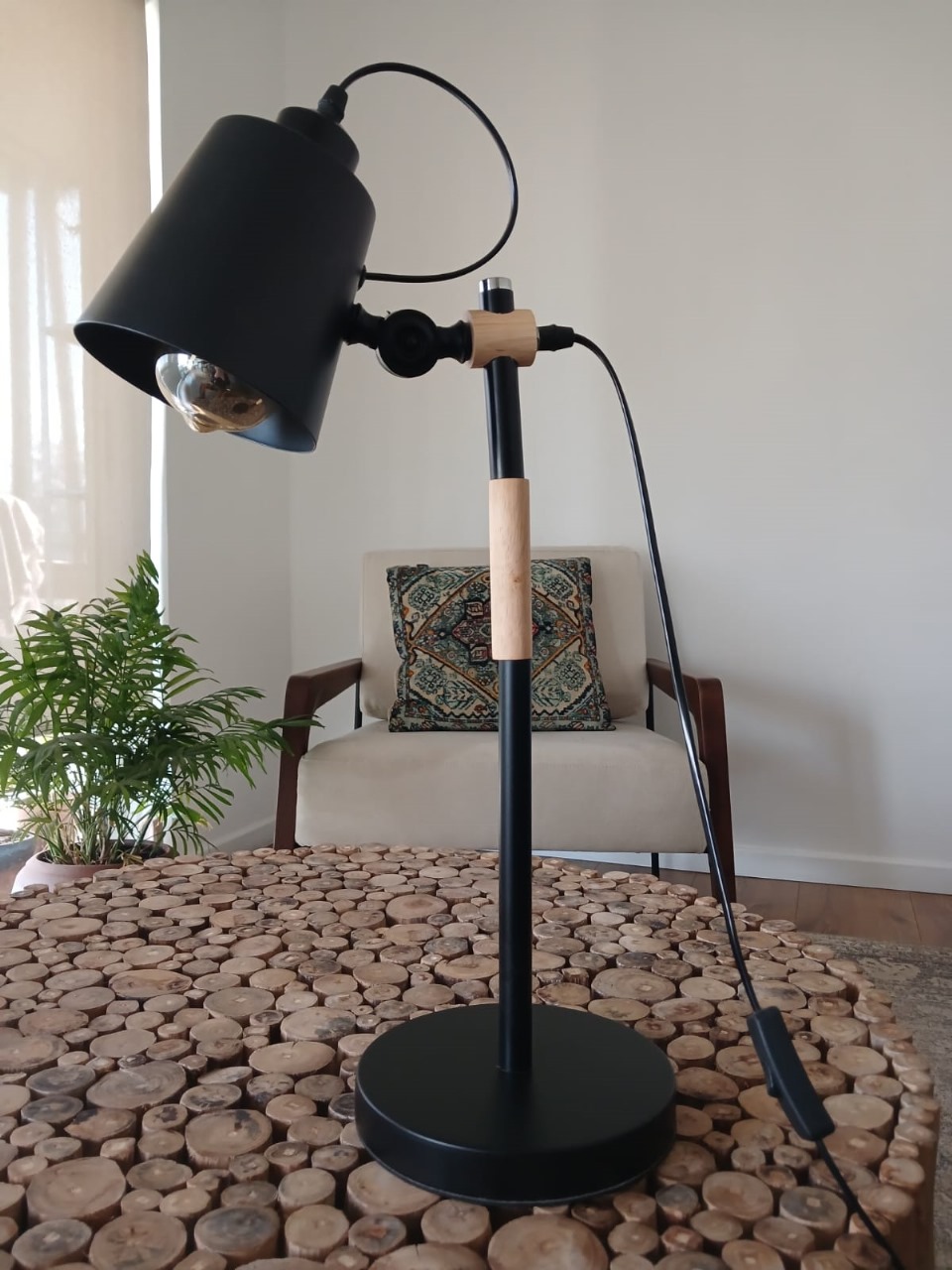Lámpara de mesa estilo industrial