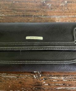 Billetera de cuero Nine West