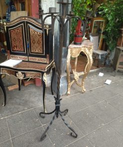 Candelabro de pie forjado en fierro