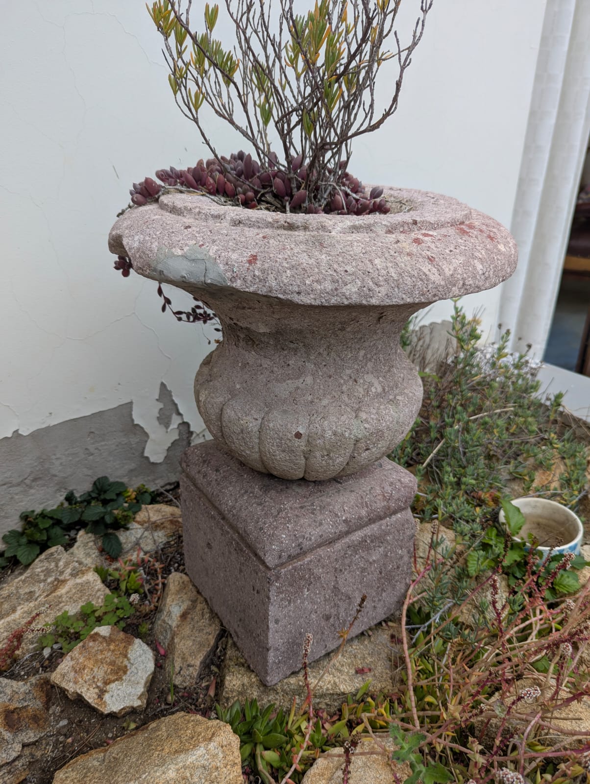Maceteros de piedra antiguos - Imagen 4