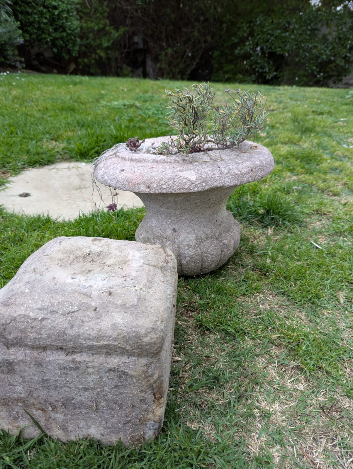 Maceteros de piedra antiguos - Imagen 5