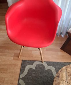 Silla de comedor roja Eames