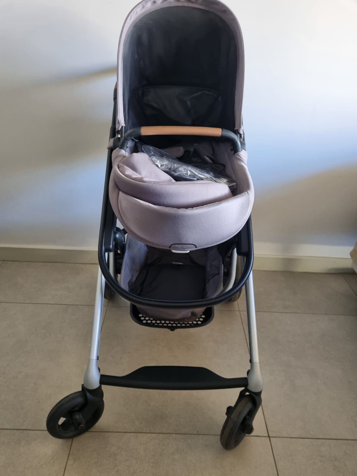Coche Maxi Cosi Lila Nomad gris - Imagen 2