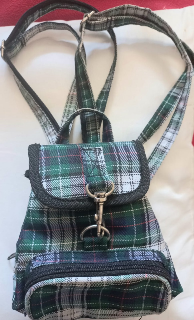 Mini mochila escosesa