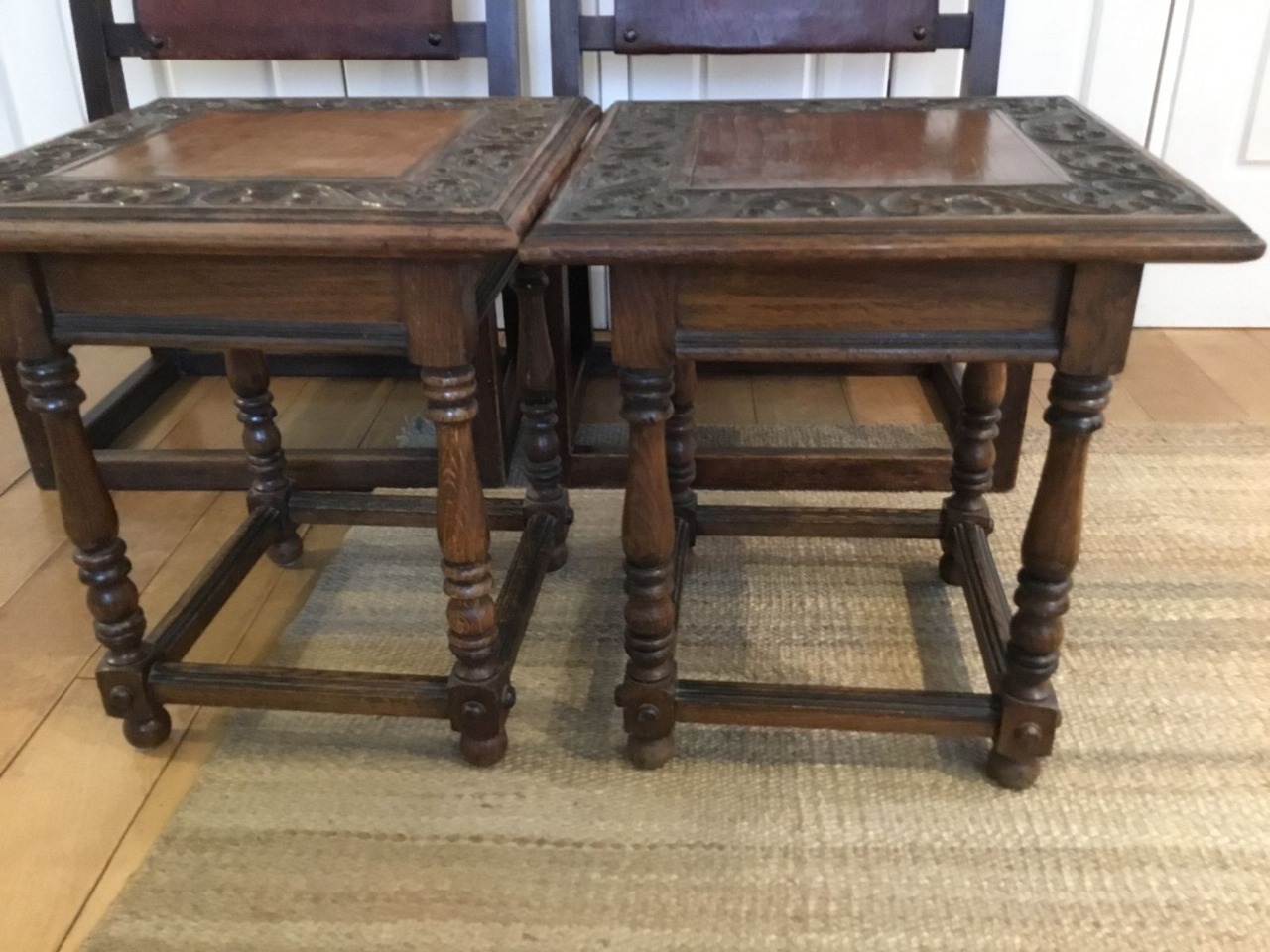 Mesas laterales madera sólida bordes tallados