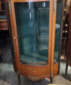 Vitrinas Luis XV esquinera borde con bronce y marquetería