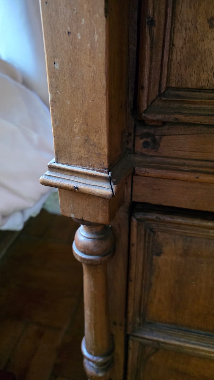 Cómoda de madera y cubierta mármol con 3 cajones - Imagen 4