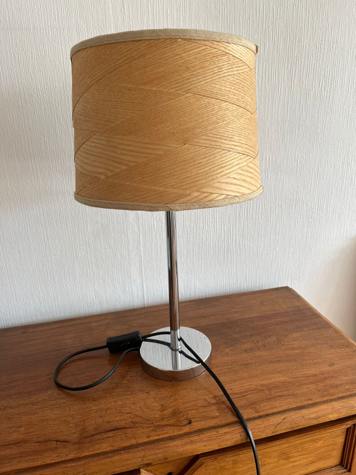 Lámpara de mesa pantalla madera