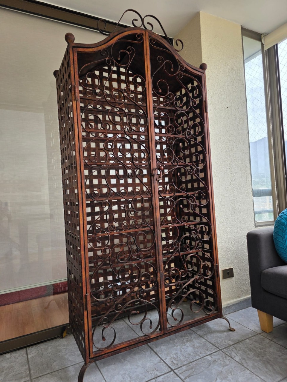 Mueble cava de Fierro Forjado