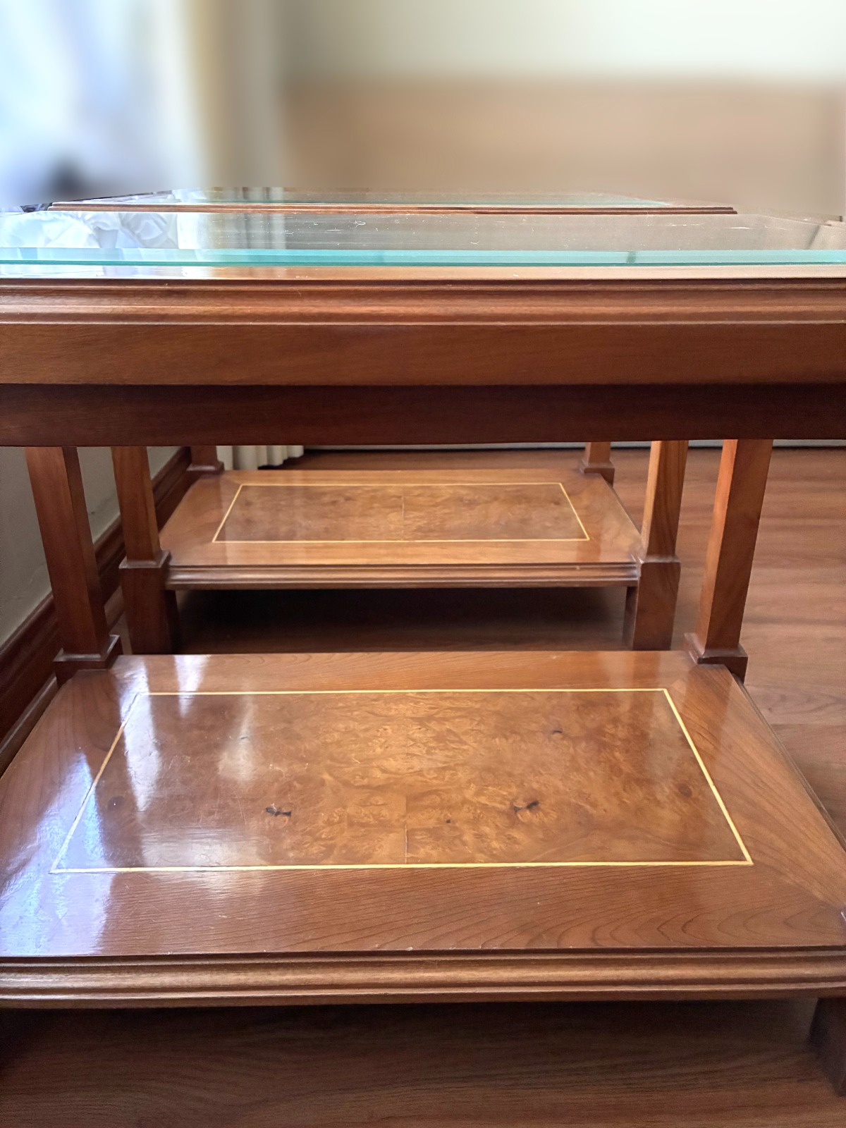 Par de mesas laterales o auxiliar vidrio biselado - Imagen 6