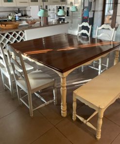 Juego de comedor Lingue normando con 4 sillas y 2 banquetas