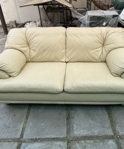 Sofá 3 cuerpos cuero beige