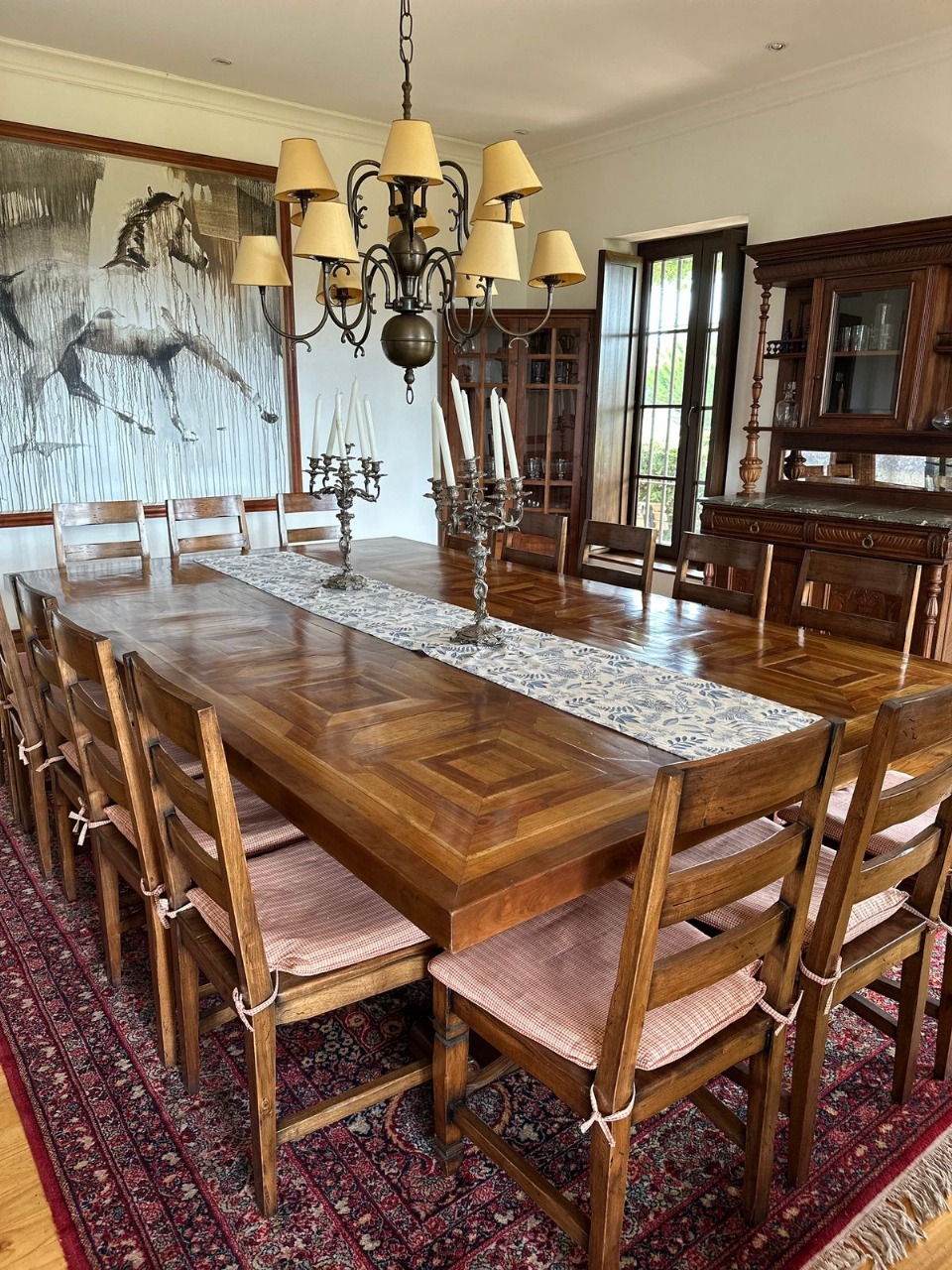 Juego de comedor Lingue con marquetería con 14 sillas