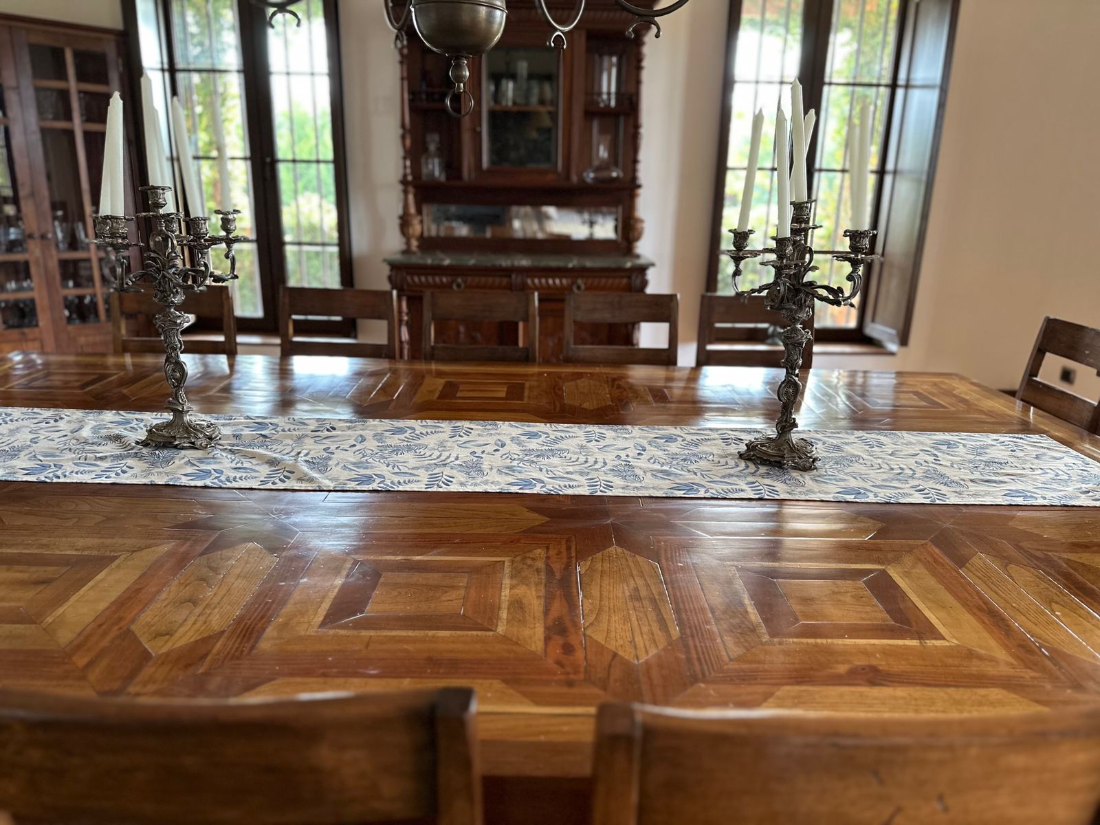 Juego de comedor Lingue con marquetería con 14 sillas - Imagen 7