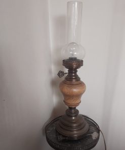 Lámpara de mesa antigua estilo aceite