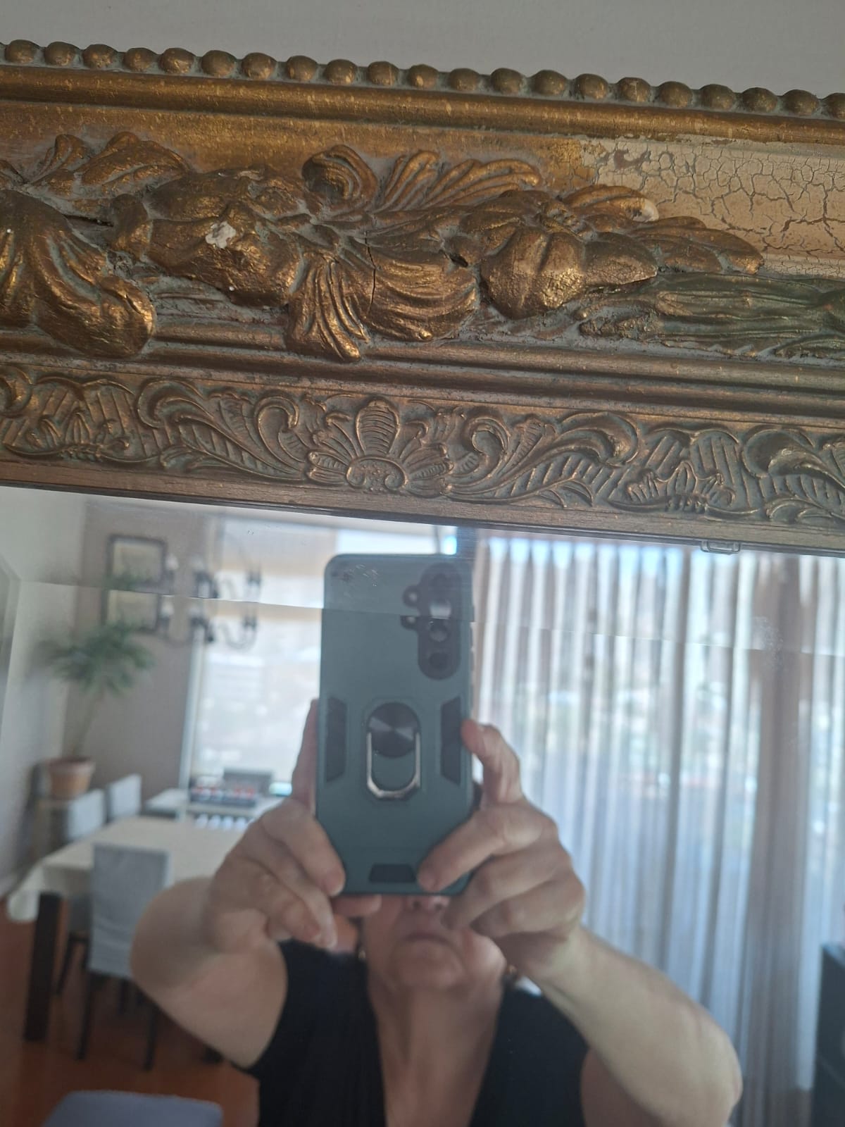 Espejo biselado dorado con relieve floral Yeso - Imagen 2