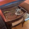 Radio mueble tocadiscos antiguo