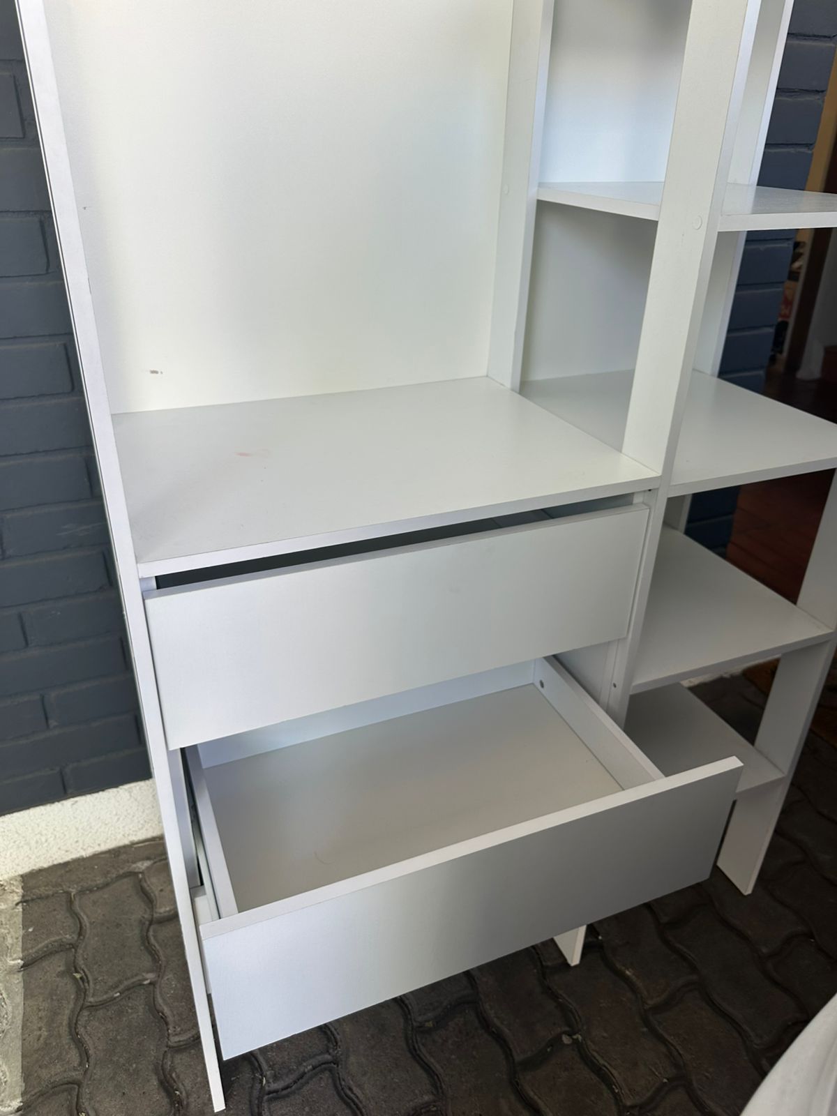 Closet armado blanco sin puertas - Imagen 3