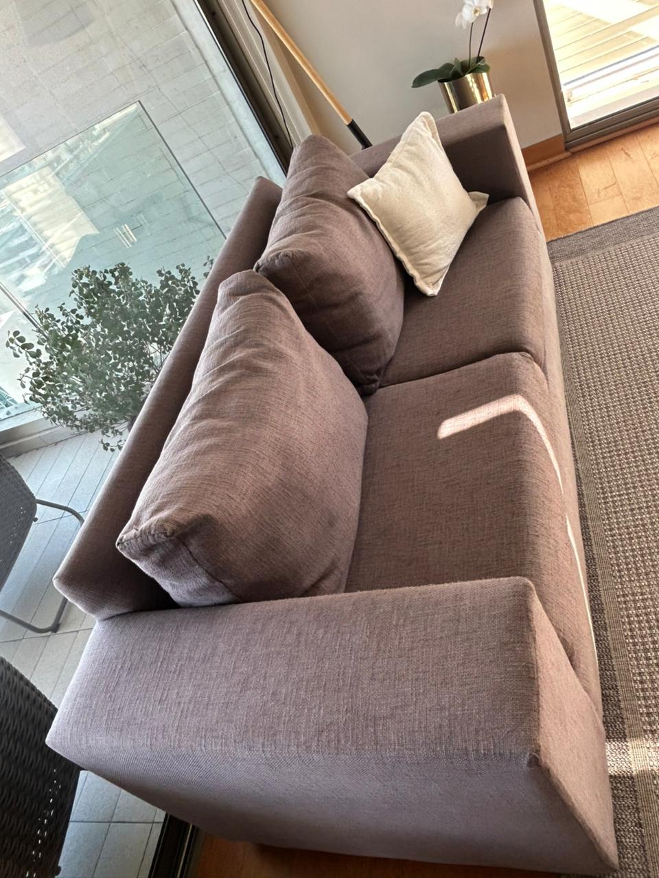 Sofá 2 cuerpos tela café moro - Imagen 3