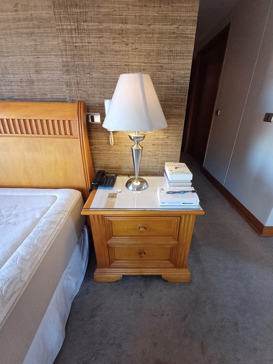 Par veladores de madera maciza - Imagen 2