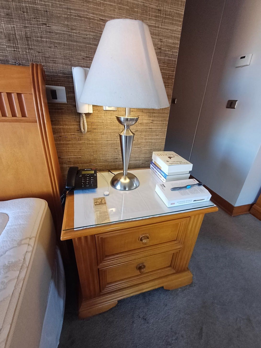 Par veladores de madera maciza - Imagen 3