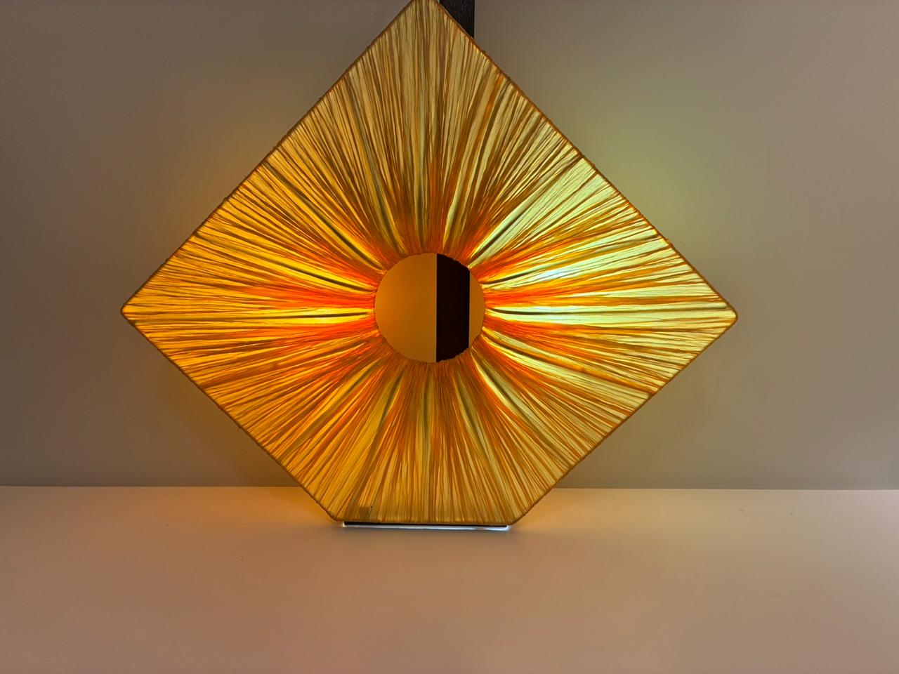 Lámpara decorativa cuadrada tela amarilla - Imagen 3