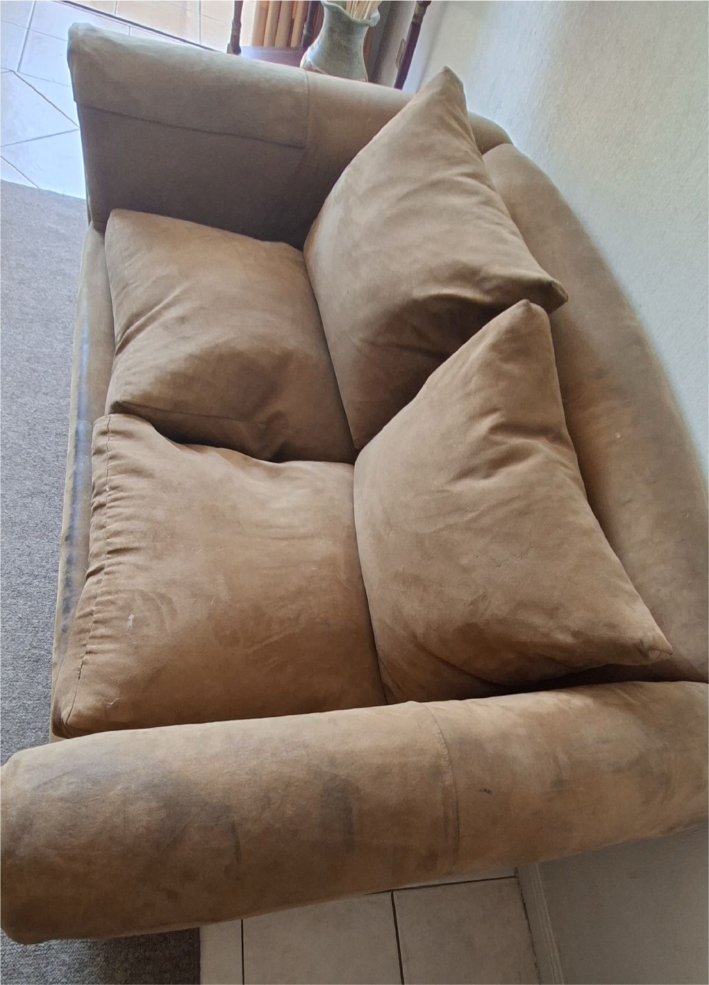 Sofá 2 cuerpos café gamuza - Imagen 3