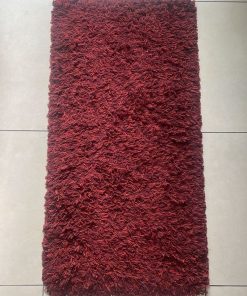 Alfombra pasillo o bajada de cama shaggy roja