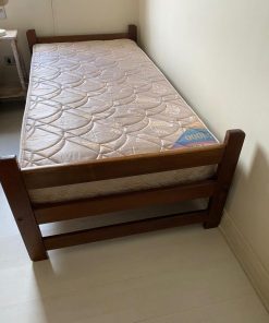 Cama 1 plaza madera con colchón