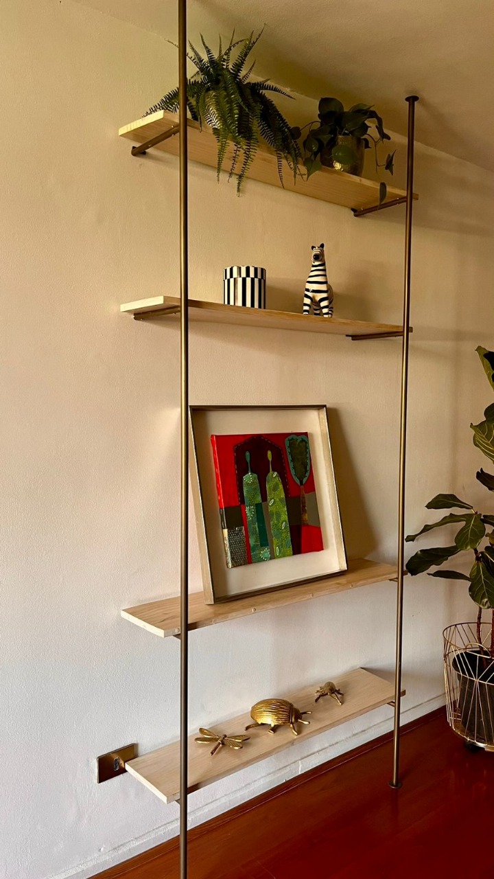 Repisa 4 niveles anclada al muro