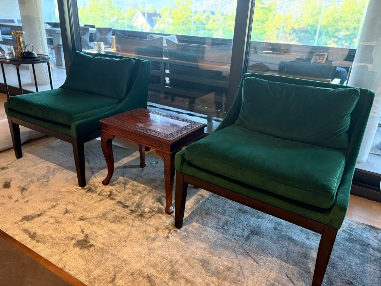 Par de sitiales gamuza verde esmeralda