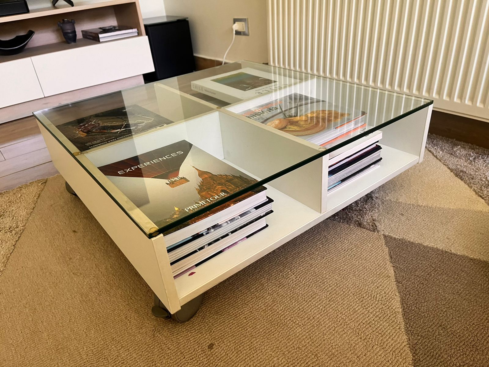 Mesa de centro organizadora blanca