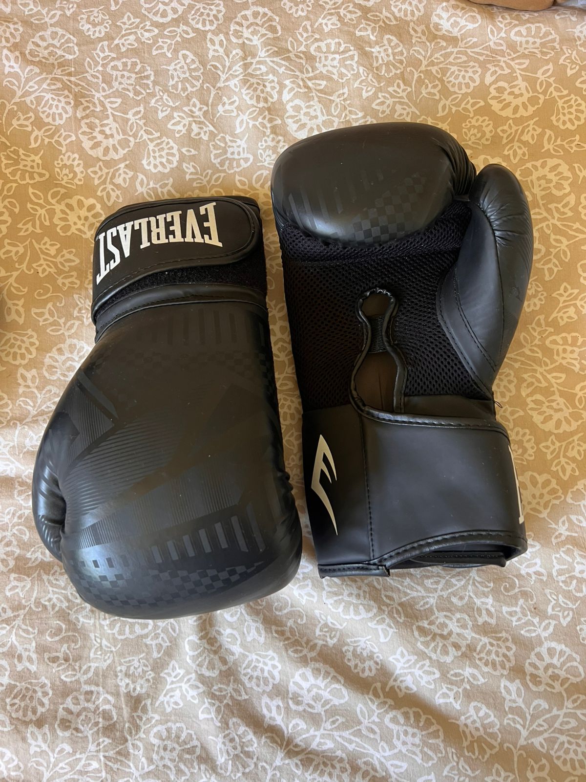 Guantes de boxeo Everlast negros 10 oz - Imagen 4
