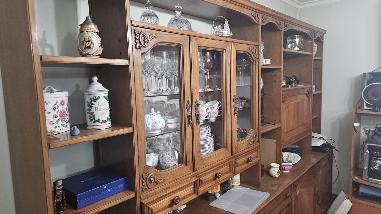 Mueble buffet biblioteca tallada de los años 90 - Imagen 3