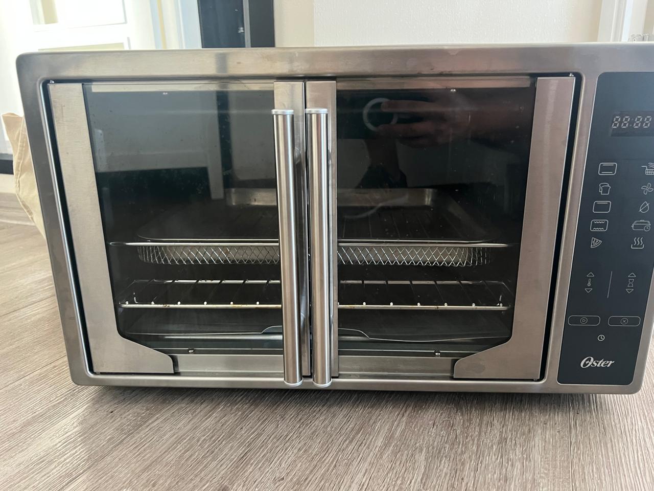 Horno eléctrico Oster 42L con freidora de aire
