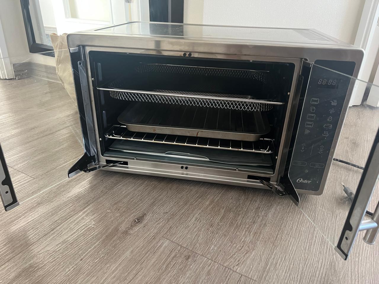 Horno eléctrico Oster 42L con freidora de aire - Imagen 2
