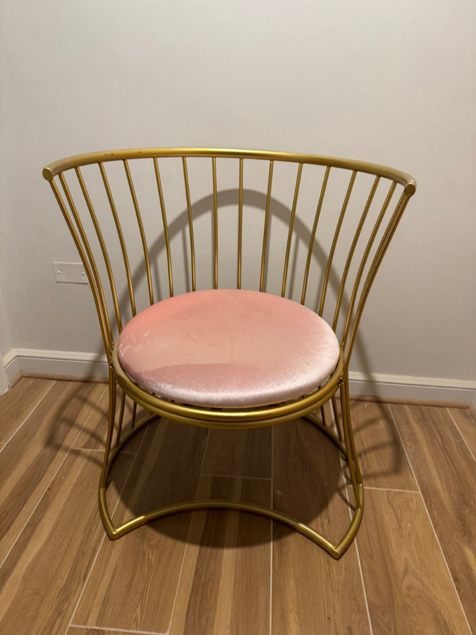 Sitial mid Steel dorado afelpado