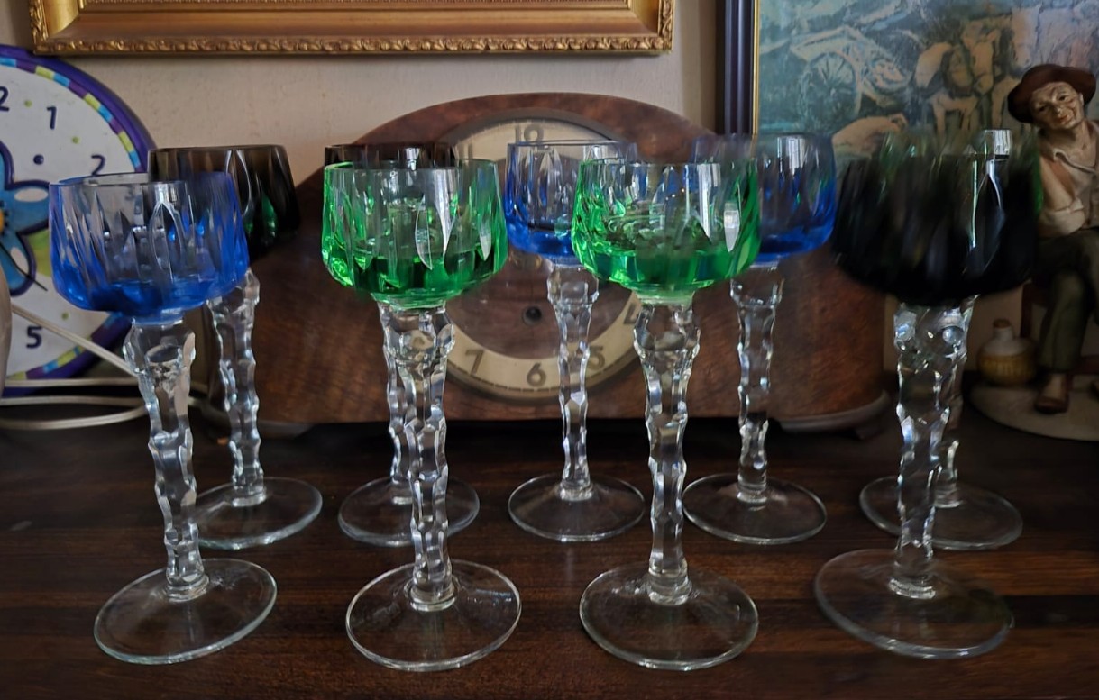 Juego de 9 copas colores talladas
