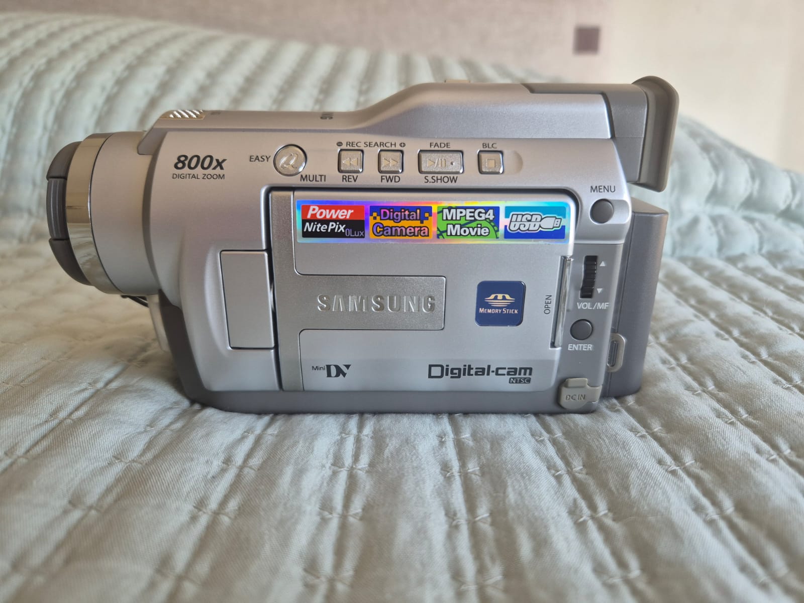 Cámara de video Samsung antigua - Imagen 2