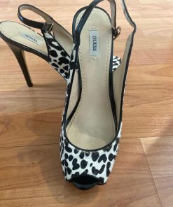 Tacones Guess animal print