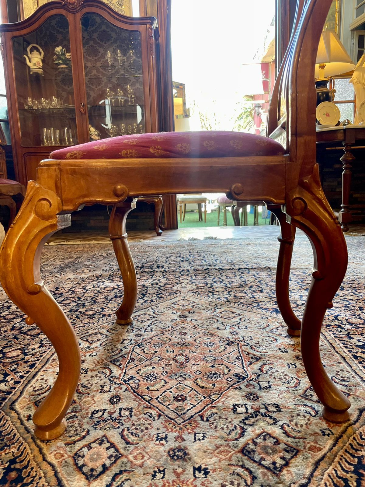 Juego de 8 sillas diseño Enrique Concha - Imagen 7