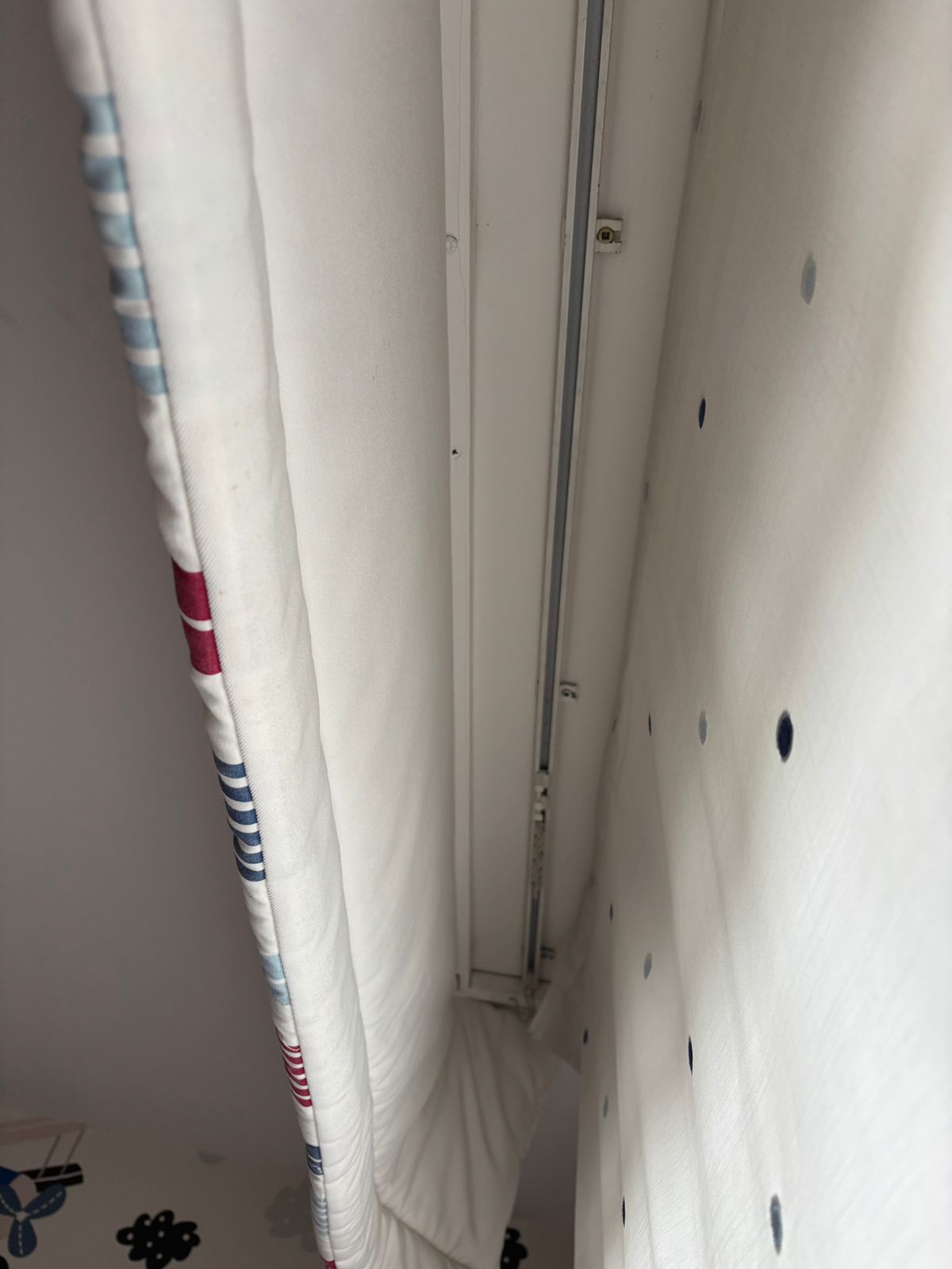 Set cortina store con cenefa Belcotonne y lámpara techo - Imagen 3