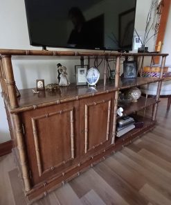 Buffet madera con cajón llave y estantes