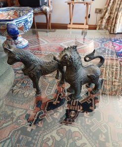 Figuras decorativas caballo y dragón