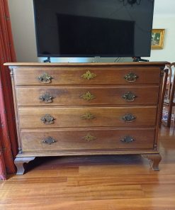 Cómoda madera antigua 4 cajones y llave